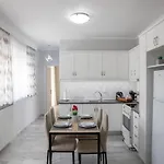 Iliana's House Ziparion